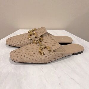 🔥Zara Tan Mules with Quilted Texture and Gold Hardware🔥